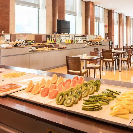 Ilunion 4 Hotel 4*