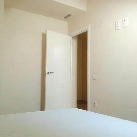 Realrent Jardines De Viveros Apartment *