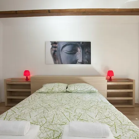 Singular Station Lägenhet