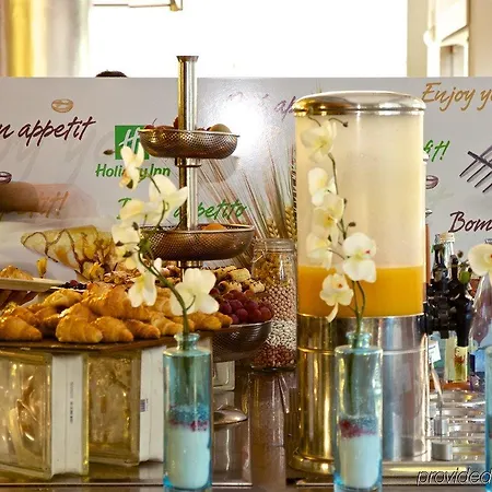 Alameda Plaza Hotel 4*