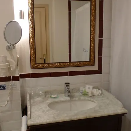 Ad Hoc Monumental 1881 Hotel 3*