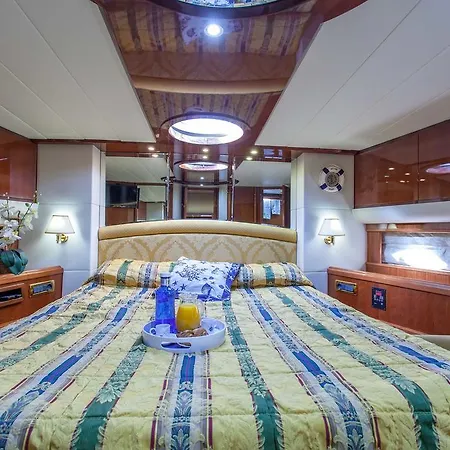 Botel Barca Divina *