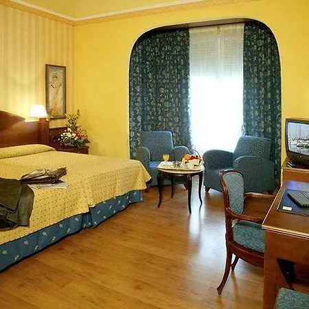 Otel One Shot Reina Victoria