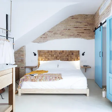 La Mas Bonita Apartment *