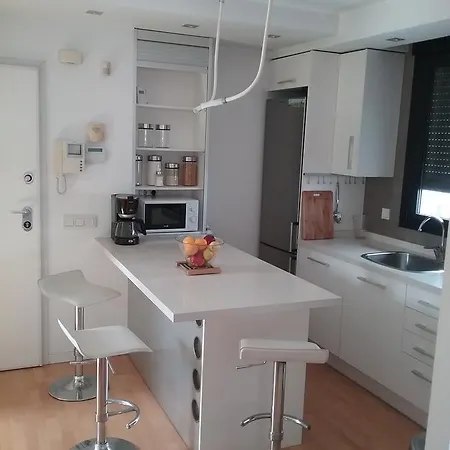 Lovely 2 Bedroom Terrace Wifi Parking Ac Heating Attic Valenza