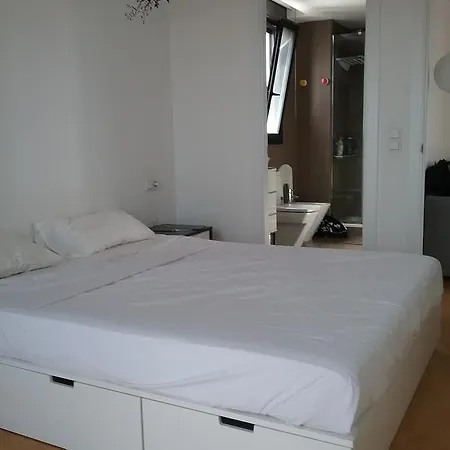 Lovely 2 Bedroom Terrace Wifi Parking Ac Heating Attic Апартаменты Валенсия