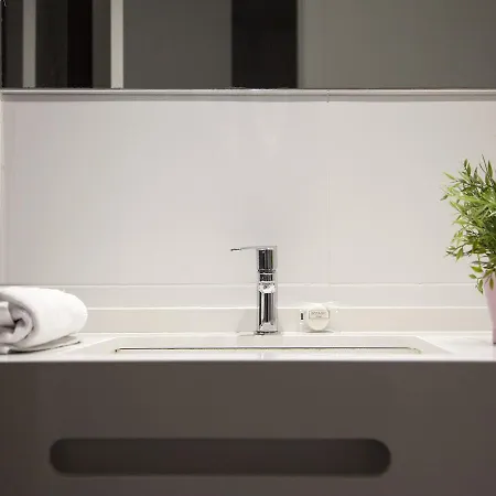 Flats Friends Soho Suites *