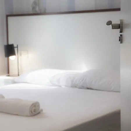 Flats Friends Soho Suites