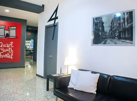 Quart Youth Hostel&apartments Hostel