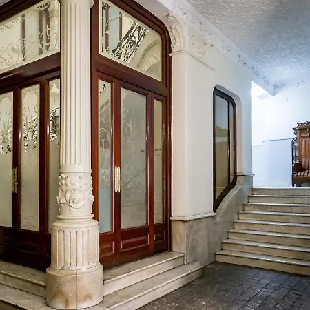 Travel Habitat Atico Calle Comedias Валенсия