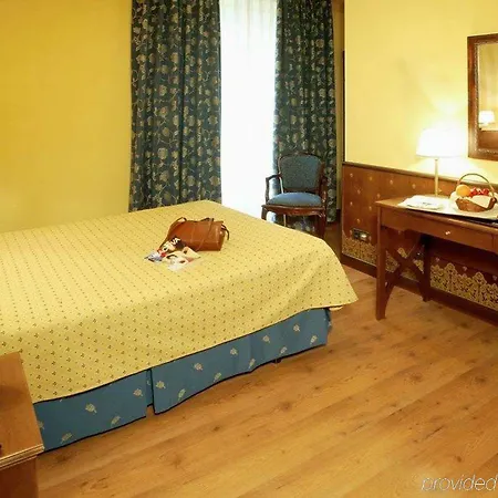 Ξενοδοχείο One Shot Reina Victoria 4*