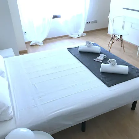 Mercado Central Rooms & Breakfast شقة *