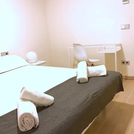 Mercado Central Rooms & Breakfast شقة *