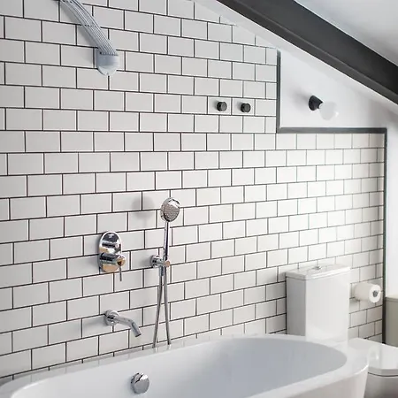 Bubusuites Nocleg ze śniadaniem 4*