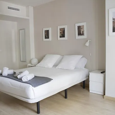 Mercado Central Rooms & Breakfast شقة