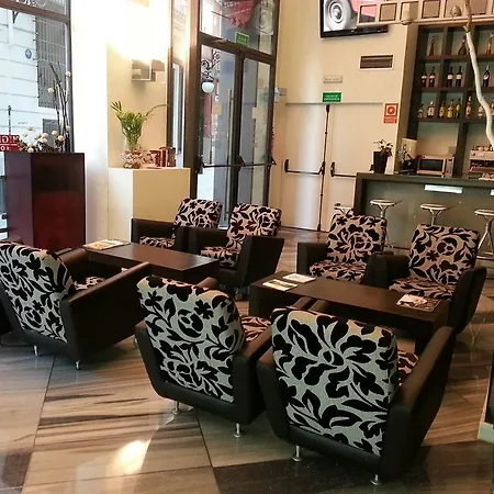 酒店 女王广场小宫殿酒店 3*