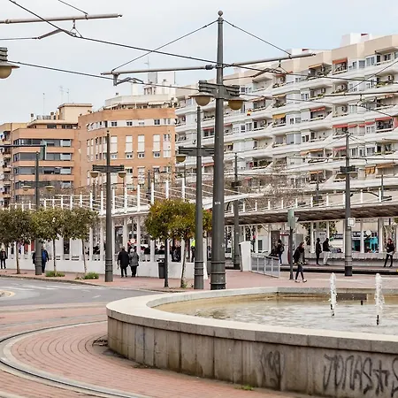 Travel Habitat Jardines Rio Turia. * Valencia