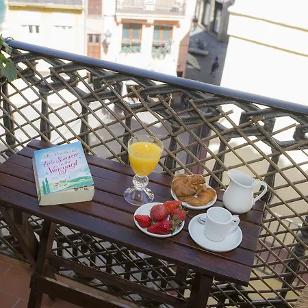 Singularstays Lope De Vega Apartment