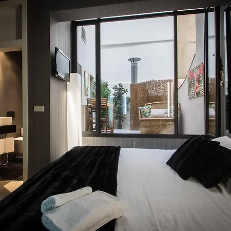 Cosy Embajador Gasthuis 2*