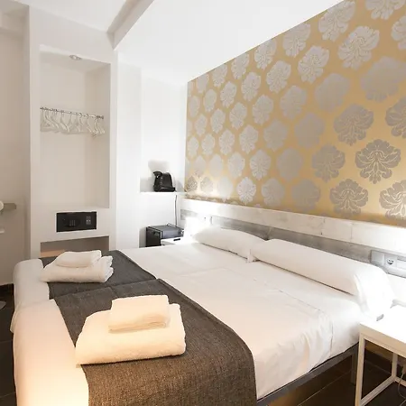 Falcon House Luxury Center * Валенсия