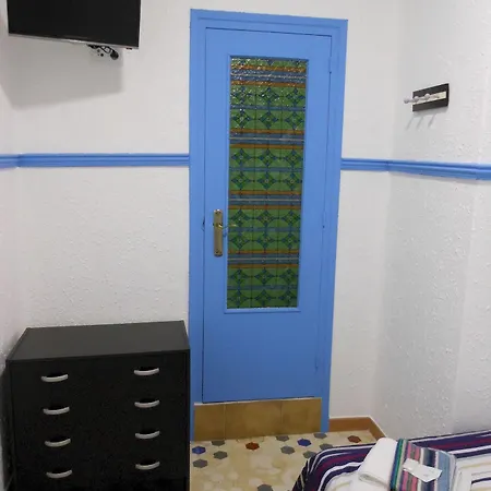 בית הארחה Alicante By Moontels ולנסיה