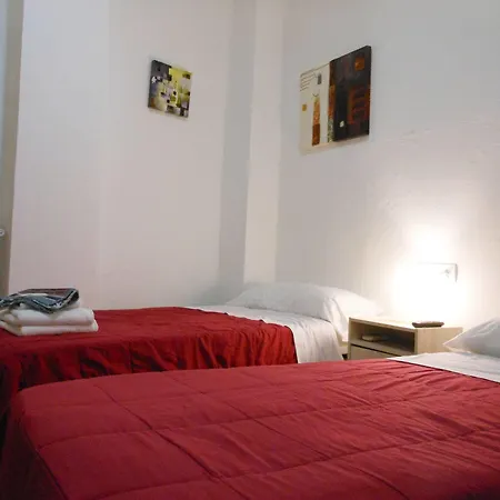 Alicante By Moontels בית הארחה