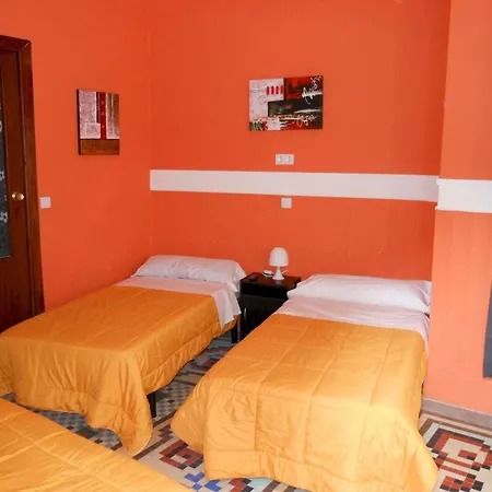 Alicante By Moontels * ולנסיה