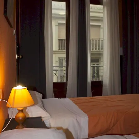 בית הארחה Alicante By Moontels ולנסיה