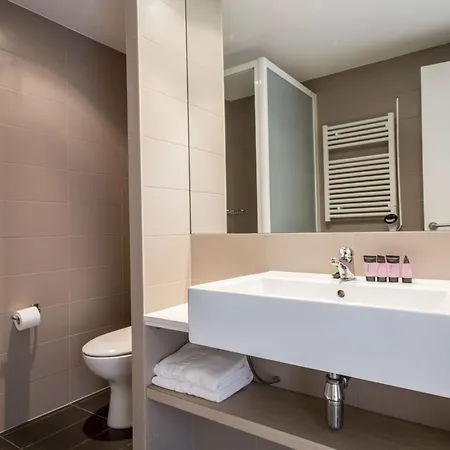 Residencia Universitaria Resa Damia Bonet * Valencia