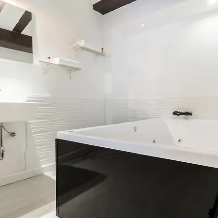 Altar By Hoom Hotel