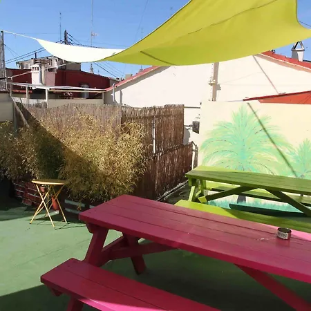 Red Nest Hostal