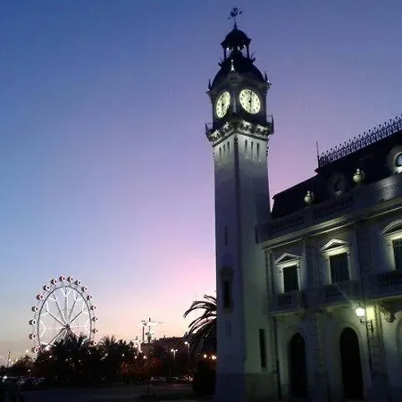 Bed Of The Sea Гостевой дом Валенсия
