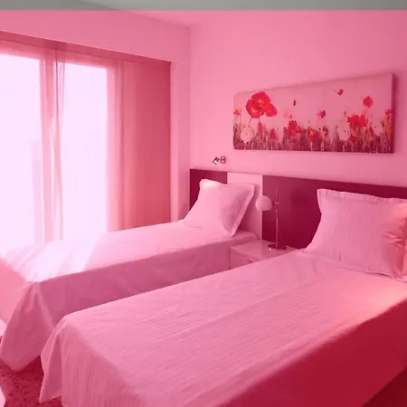 2 Bedrooms - Quadruple - 4 Adults Apartament