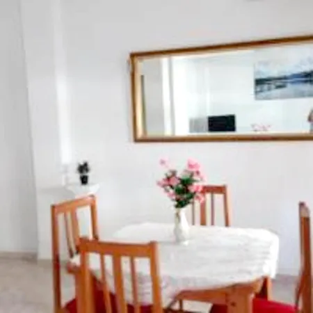 With 2 Bedrooms In Valencia, With Wifi - 5 Km From The Beach *