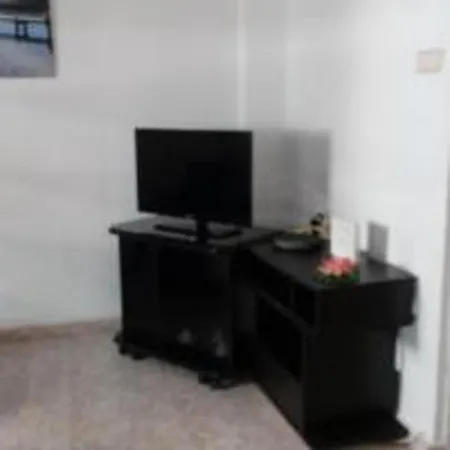 With 2 Bedrooms In Valencia, With Wifi - 5 Km From The Beach *