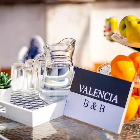 Apartment Valencia לינה וארוחת בוקר 2*