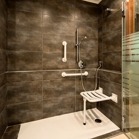 Hotel Ilunion Aqua 4