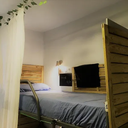 La Casa Del Colibri Youth (adults Only) *