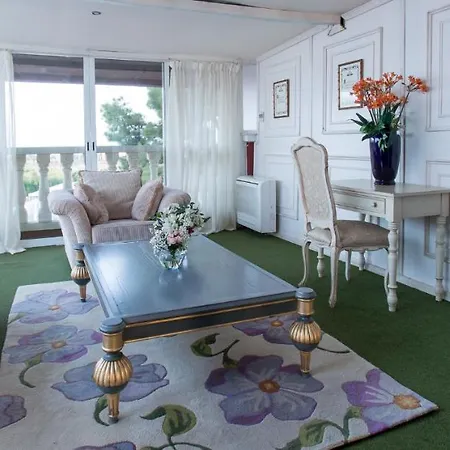 Hotel Masia De Lacy