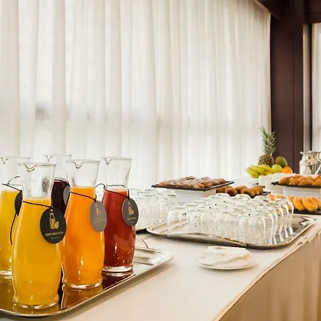 Hotel Center 4*