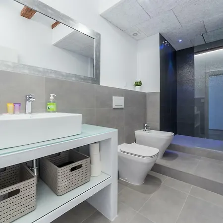 Florit Flats - Cathedral Luxury Terrace Flat 2br 2ba Ac Wifi