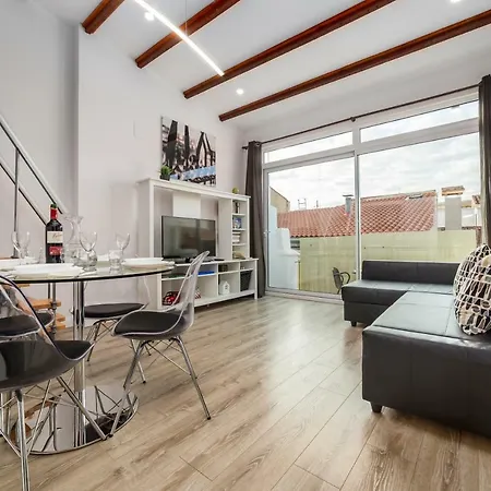 Cathedral Attic 2Br 2Bth Terrace View Wifi Ac *