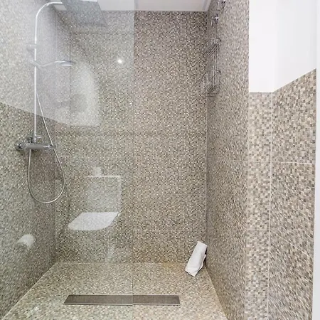 Cathedral Attic 2Br 2Bth Terrace View Wifi Ac