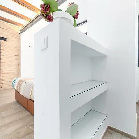 Апартаменты Florit Flats - Cathedral Luxury Terrace Flat 2br 2ba Ac Wifi *