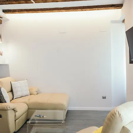 Apartment Cathedral Modern 2br, 1ba, Wifi, A\c, Balcony Valencia