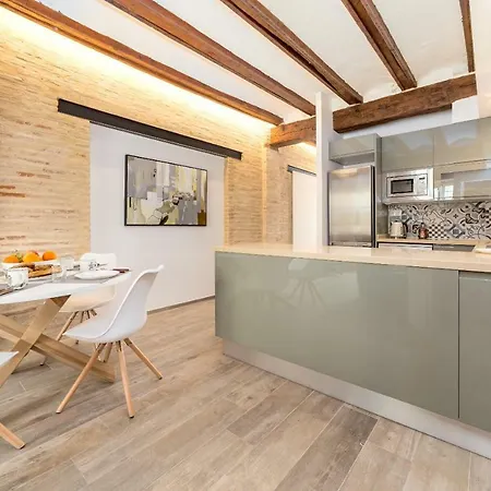 Апартаменты Florit Flats - Cathedral Luxury Terrace Flat 2br 2ba Ac Wifi