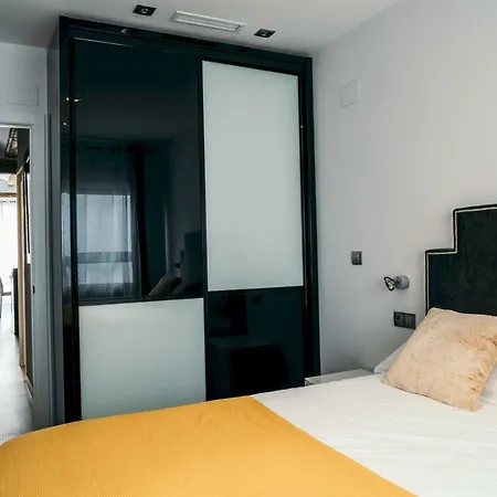 Apartment Cathedral Modern 2br, 1ba, Wifi, A\c, Balcony Valencia