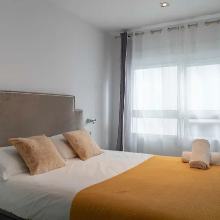 Apartment Cathedral Modern 2br, 1ba, Wifi, A\c, Balcony