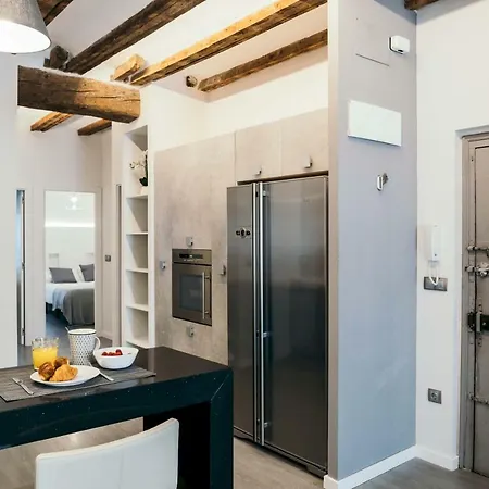 Apartment Cathedral Modern 2br, 1ba, Wifi, A\c, Balcony Valencia