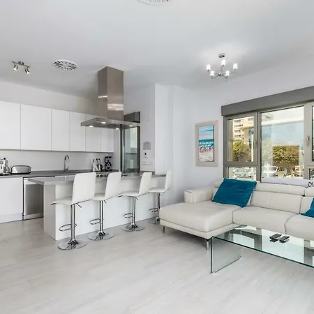 Luxury Front With Pool Apartment *